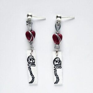 Y2K Mall Goth vampire red heart & skull silver wire long dangly earrings